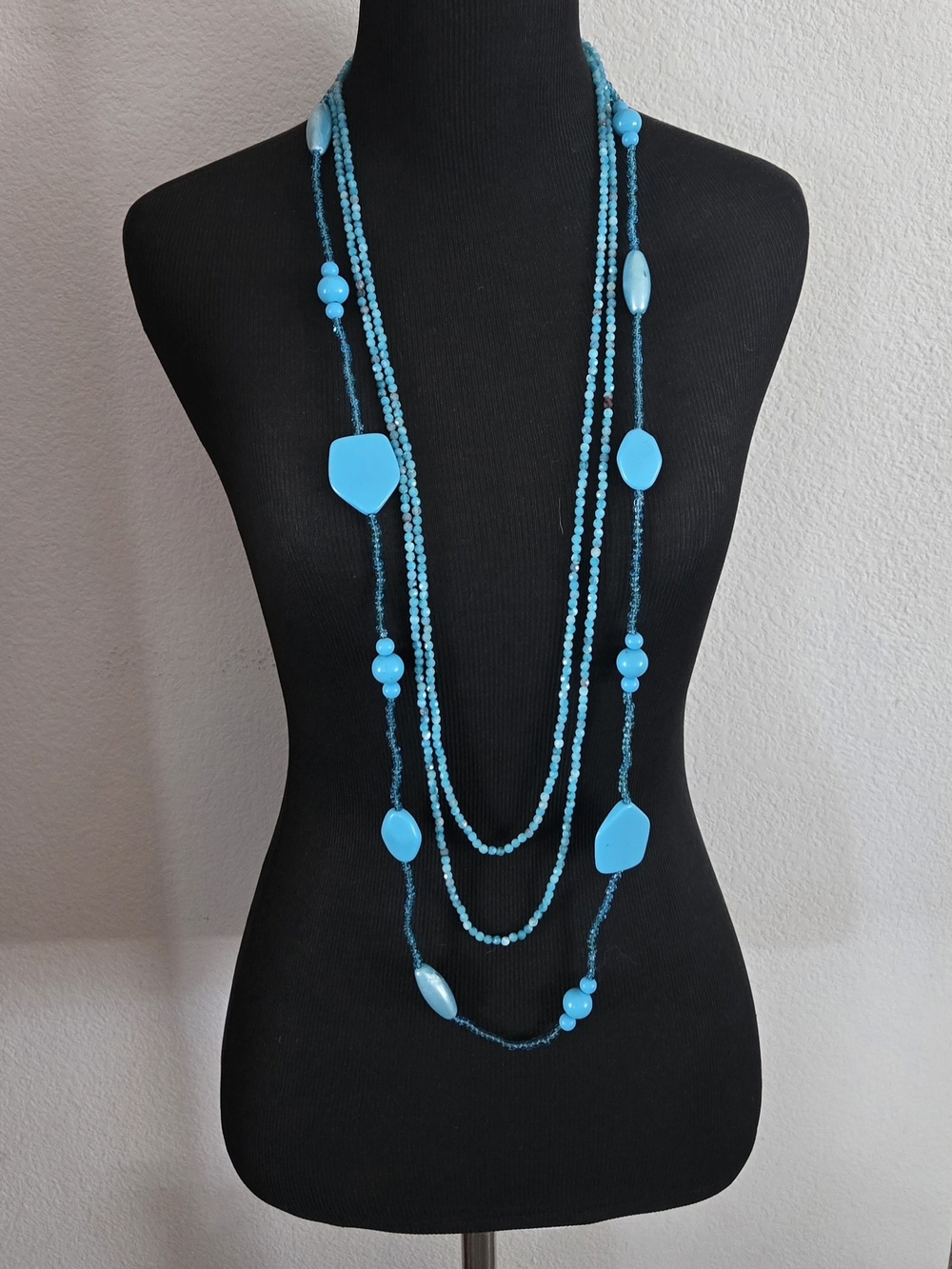 Layered 3 Strand Turquoise Bead Necklace - Blue